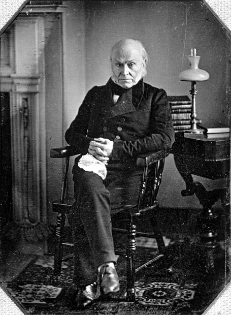 John Quincy Adams, o sexto presidente dos Estados Unidos, foi o primeiro presidente a ter sua fotografia tirada. O daguerreótipo o fotografou em 1843, anos após Adams ter deixado seu cargo, em 1829.